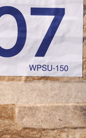 Apartamento para alugar com 60m², 2 quartos e sem vagaPlaca instalada na fachada do condomínio - Código da placa: WPSU-150