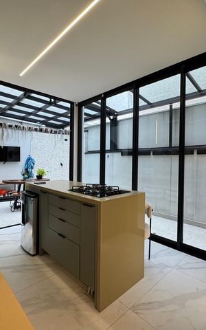 Casa à venda com 140m², 3 quartos e 4 vagas Casa à venda com 140m², 3 quartos e 4 vagasCozinha