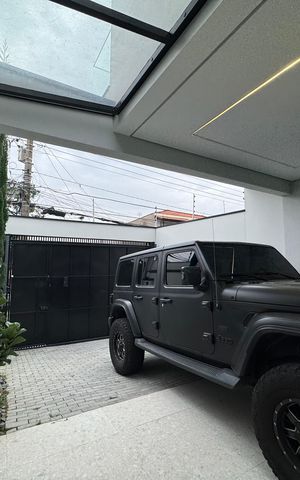 Casa à venda com 140m², 3 quartos e 4 vagas Casa à venda com 140m², 3 quartos e 4 vagasGaragem