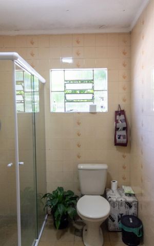 Casa à venda com 200m², 5 quartos e 2 vagas Casa à venda com 200m², 5 quartos e 2 vagasBanheiro Social 2