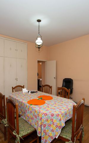Apartamento à venda com 160m², 4 quartos e 2 vagas Apartamento à venda com 160m², 4 quartos e 2 vagasSala de Jantar