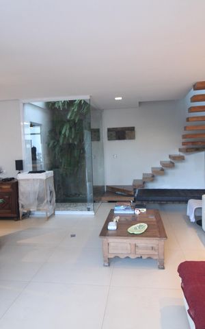 Casa à venda com 287m², 3 quartos e 3 vagasSala