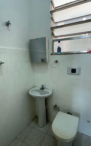 Apartamento à venda com 97m², 2 quartos e sem vagaBanheiro