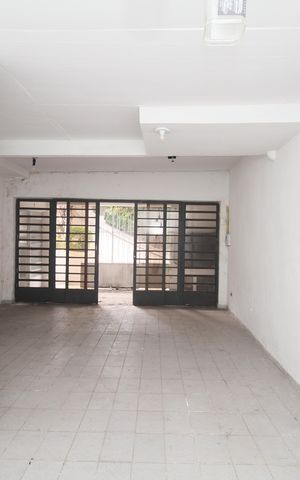 Casa à venda com 346m², 4 quartos e 3 vagasPonto de Comercio 2 - Subsolo