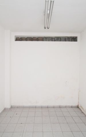 Casa à venda com 346m², 4 quartos e 3 vagasPonto de Comercio 3 - Subsolo