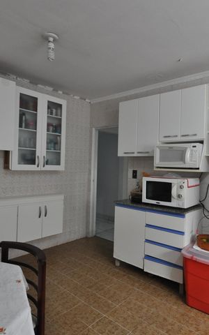 Casa para alugar com 120m², 2 quartos e 2 vagasCozinha