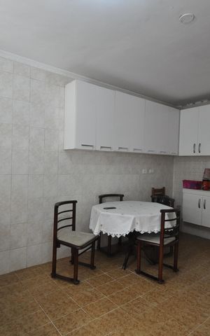Casa para alugar com 120m², 2 quartos e 2 vagasCozinha