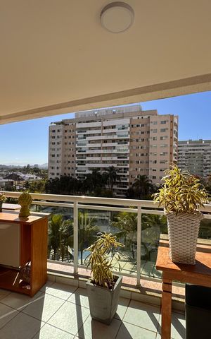 Apartamento à venda com 107m², 4 quartos e 2 vagas Apartamento à venda com 107m², 4 quartos e 2 vagasVaranda