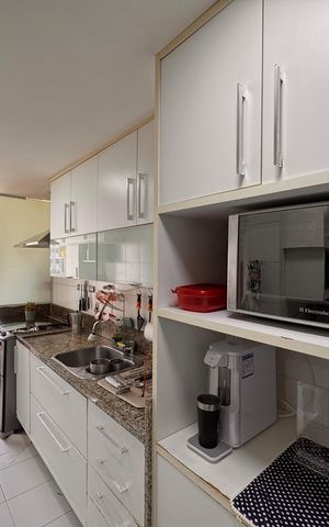 Apartamento à venda com 107m², 4 quartos e 2 vagas Apartamento à venda com 107m², 4 quartos e 2 vagasCozinha e Área de Serviço