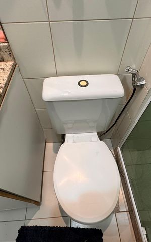 Apartamento à venda com 107m², 4 quartos e 2 vagas Apartamento à venda com 107m², 4 quartos e 2 vagasBanheiro da Suíte