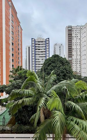 Apartamento à venda com 117m², 2 quartos e 2 vagas Apartamento à venda com 117m², 2 quartos e 2 vagasVista