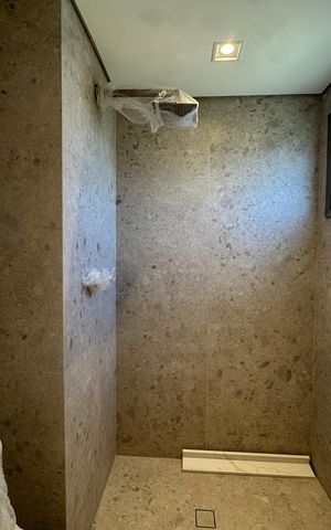 Apartamento à venda com 116m², 2 quartos e 2 vagas Apartamento à venda com 116m², 2 quartos e 2 vagasBanheiro Suíte