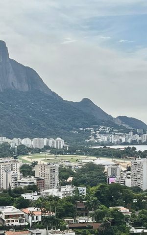 Apartamento à venda com 197m², 3 quartos e 1 vaga Apartamento à venda com 197m², 3 quartos e 1 vagaVista da sala