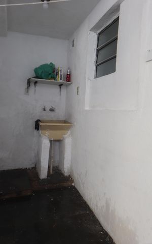 Casa à venda com 90m², 3 quartos e 1 vagaÁrea de serviço