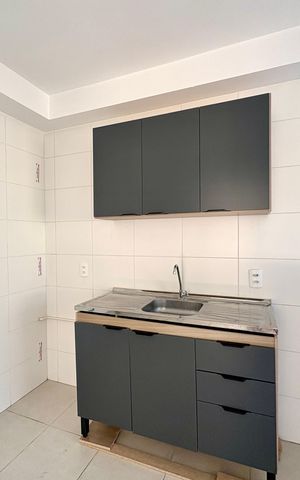 Apartamento à venda com 33m², 2 quartos e sem vaga Apartamento à venda com 33m², 2 quartos e sem vagaCozinha e Área de Serviço