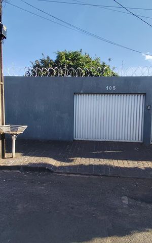 Casa para alugar com 200m², 2 quartos e 5 vagas Casa para alugar com 200m², 2 quartos e 5 vagasFachada