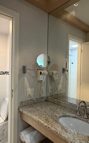 Studio para alugar com 37m², 1 quarto e 1 vaga Studio para alugar com 37m², 1 quarto e 1 vagaBanheiro
