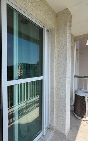 Studio para alugar com 37m², 1 quarto e 1 vaga Studio para alugar com 37m², 1 quarto e 1 vagaVaranda