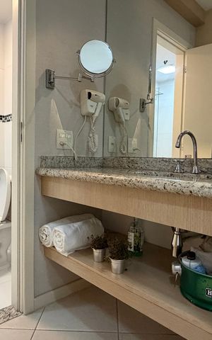Studio para alugar com 37m², 1 quarto e 1 vaga Studio para alugar com 37m², 1 quarto e 1 vagaBanheiro