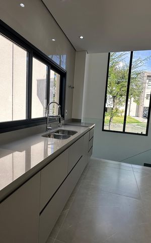 Casa de condomínio à venda com 304m², 4 quartos e 4 vagasCozinha