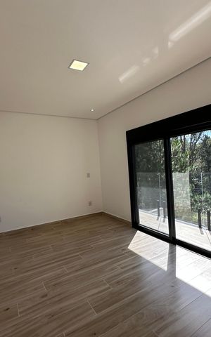 Casa de condomínio à venda com 304m², 4 quartos e 4 vagasSuíte 2