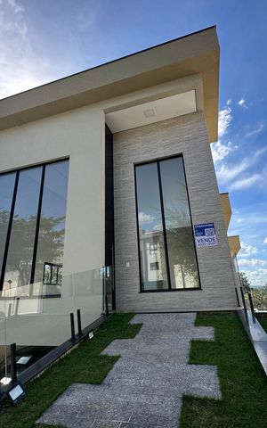 Casa de condomínio à venda com 304m², 4 quartos e 4 vagasFachada