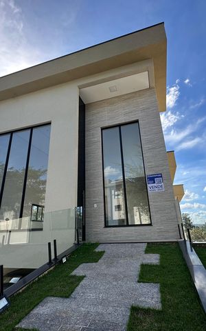 Casa de condomínio à venda com 304m², 4 quartos e 4 vagasFachada