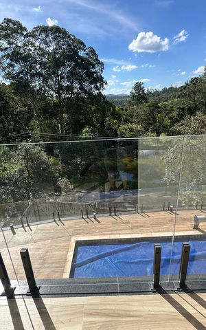 Casa de condomínio à venda com 304m², 4 quartos e 4 vagasVaranda