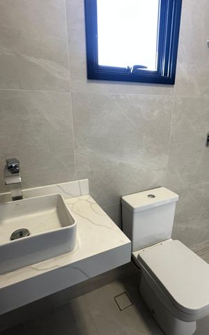 Casa de condomínio à venda com 304m², 4 quartos e 4 vagasBanheiro da Suíte 3