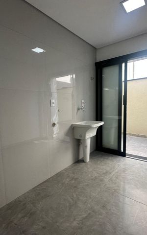 Casa de condomínio à venda com 304m², 4 quartos e 4 vagasÁrea de Serviço
