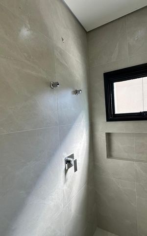 Casa de condomínio à venda com 304m², 4 quartos e 4 vagasBanheiro da Suíte 1