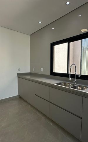 Casa de condomínio à venda com 304m², 4 quartos e 4 vagasCozinha