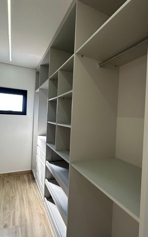 Casa de condomínio à venda com 304m², 4 quartos e 4 vagasCloset da suíte 2