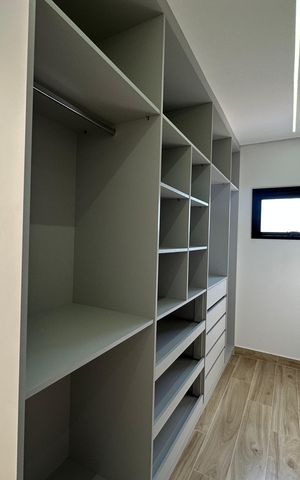 Casa de condomínio à venda com 304m², 4 quartos e 4 vagasCloset da suíte 2
