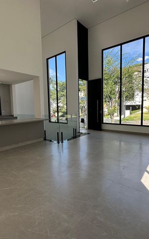 Casa de condomínio à venda com 304m², 4 quartos e 4 vagasSala