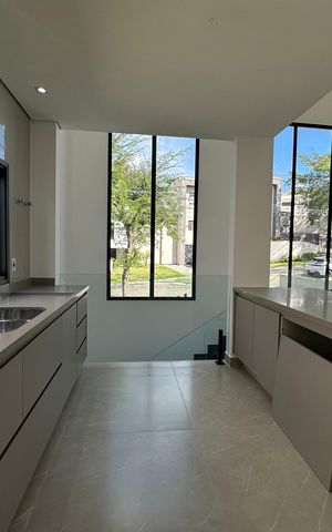 Casa de condomínio à venda com 304m², 4 quartos e 4 vagasCozinha