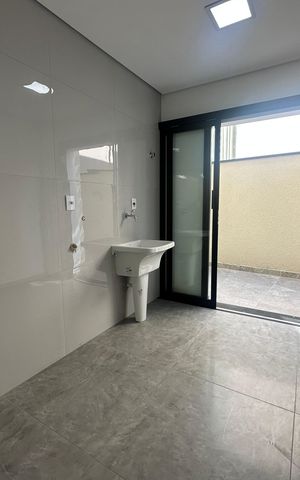 Casa de condomínio à venda com 304m², 4 quartos e 4 vagasÁrea de Serviço