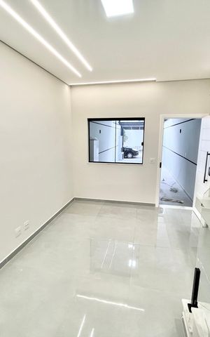 Casa à venda com 123m², 3 quartos e 2 vagas Casa à venda com 123m², 3 quartos e 2 vagasSala
