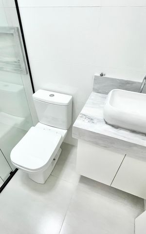 Casa à venda com 123m², 3 quartos e 2 vagas Casa à venda com 123m², 3 quartos e 2 vagasBanheiro
