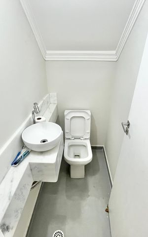 Casa à venda com 123m², 3 quartos e 2 vagas Casa à venda com 123m², 3 quartos e 2 vagasLavabo