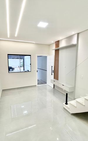 Casa à venda com 123m², 3 quartos e 2 vagas Casa à venda com 123m², 3 quartos e 2 vagasSala