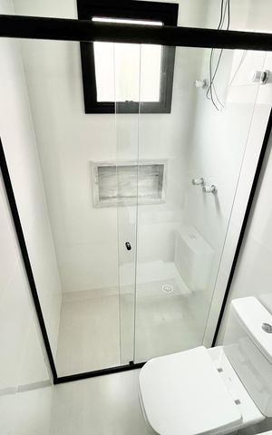 Casa à venda com 123m², 3 quartos e 2 vagas Casa à venda com 123m², 3 quartos e 2 vagasBanheiro da Suíte