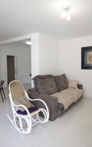 Casa de condomínio para alugar com 375m², 4 quartos e 2 vagasSala
