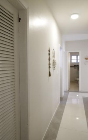 Casa de condomínio para alugar com 375m², 4 quartos e 2 vagasCorredor