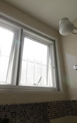 Casa de condomínio para alugar com 375m², 4 quartos e 2 vagasBanheiro da Suíte 4