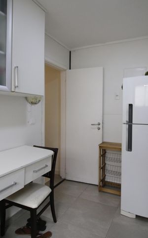 Casa de condomínio para alugar com 375m², 4 quartos e 2 vagasCozinha