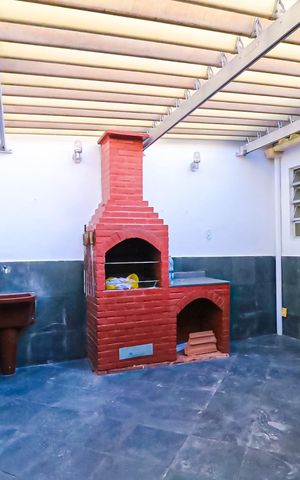 Casa à venda com 58m², 2 quartos e 1 vaga Casa à venda com 58m², 2 quartos e 1 vagaÁrea de Serviço