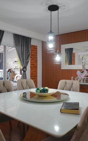 Casa à venda com 249m², 4 quartos e 2 vagas Casa à venda com 249m², 4 quartos e 2 vagasSala de Jantar