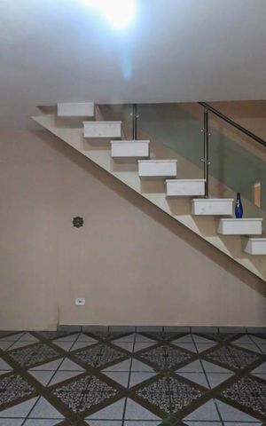 Casa à venda com 125m², 3 quartos e 2 vagas Casa à venda com 125m², 3 quartos e 2 vagasSala
