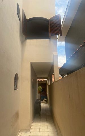 Casa à venda com 164m², 3 quartos e 2 vagas Casa à venda com 164m², 3 quartos e 2 vagasÁrea externa